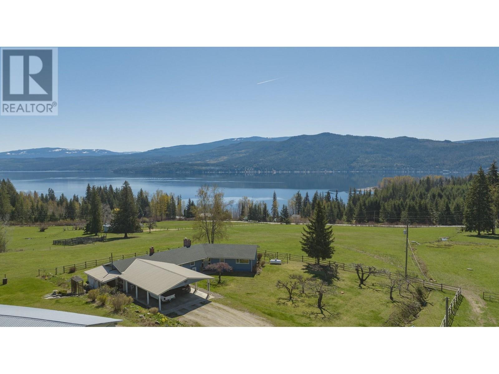 6197 LINE 17 Road, magna bay, British Columbia