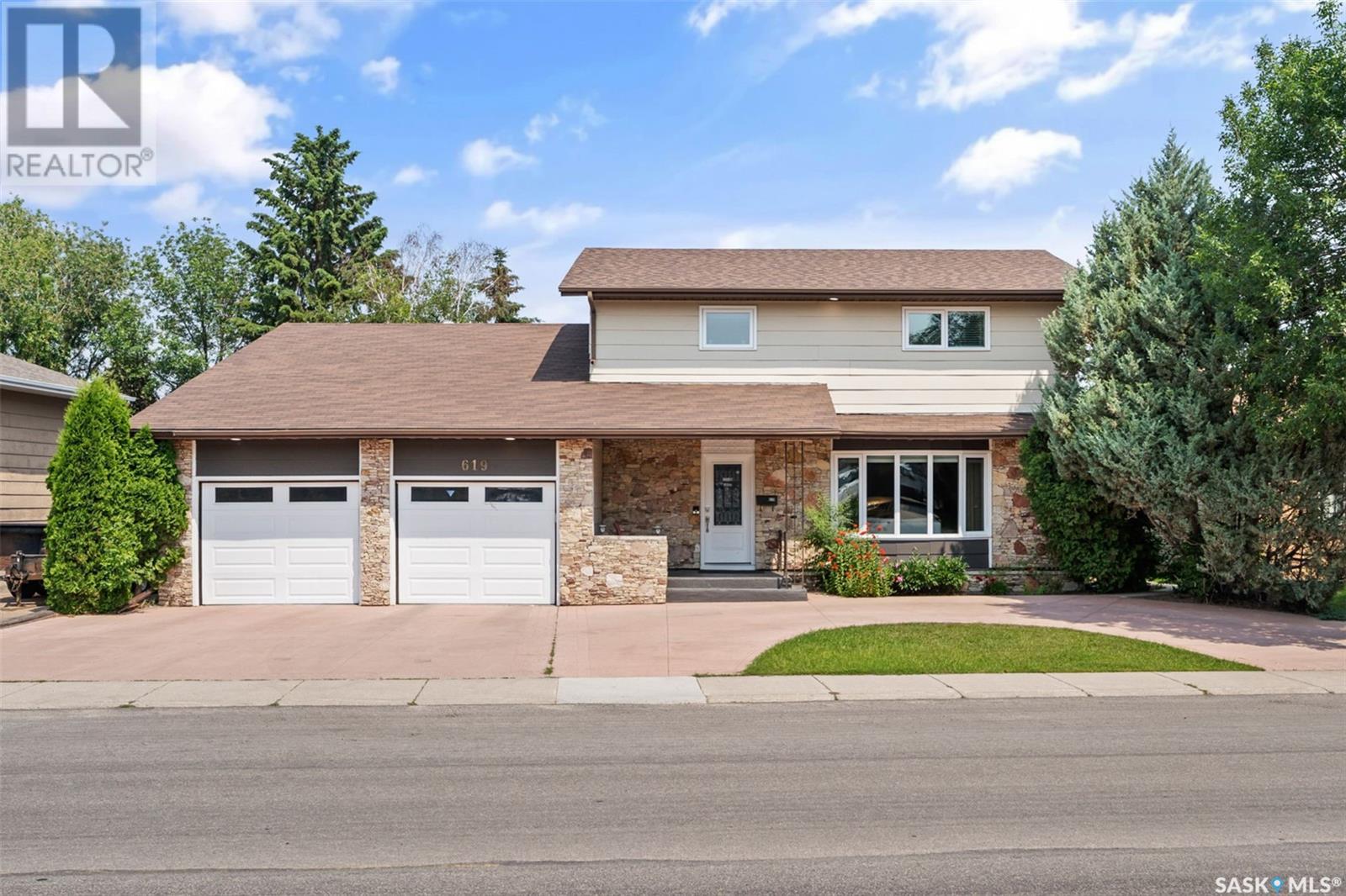 Property at 619 Kingsmere BOULEVARD image 1