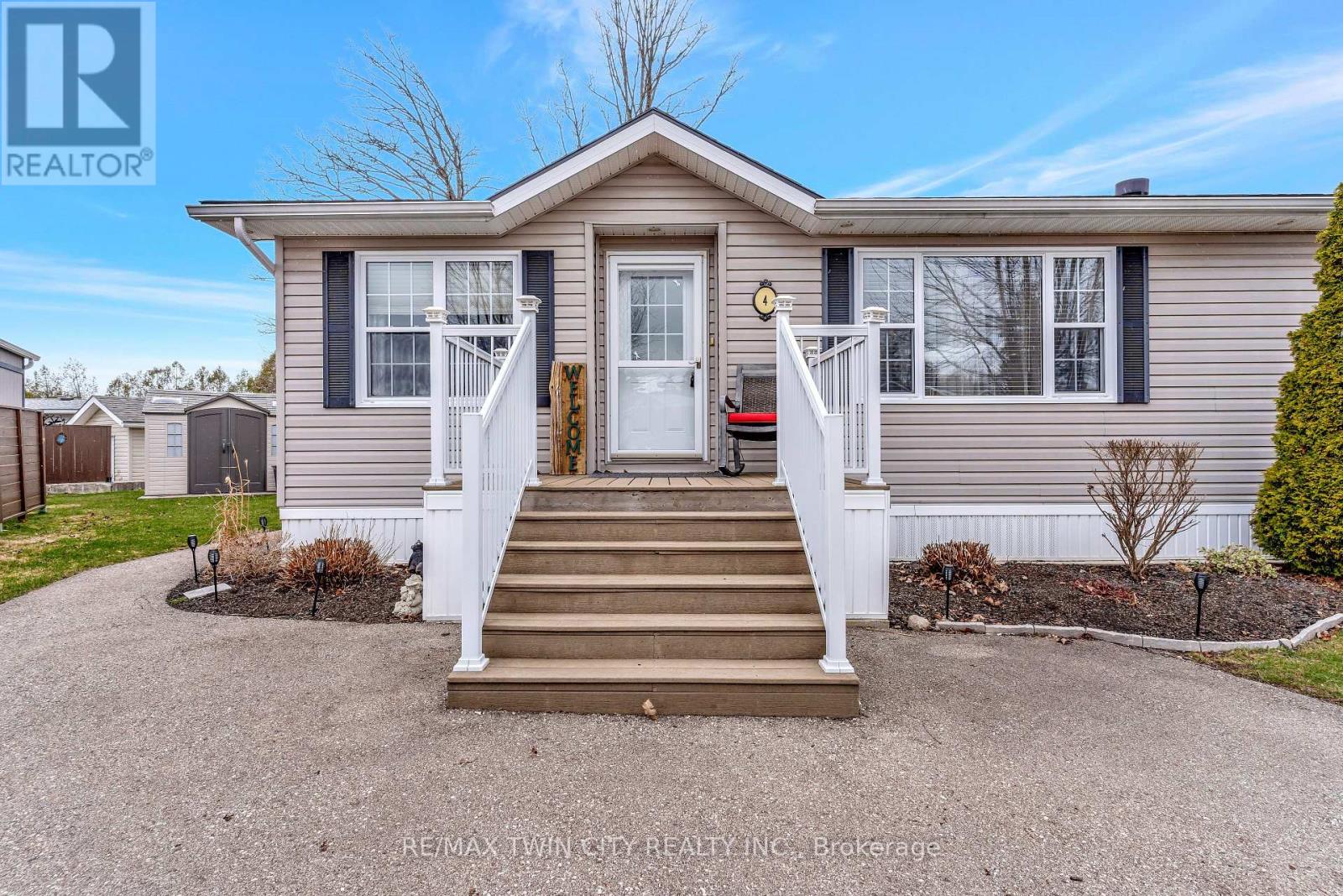 4 MAPLE RIDGE - 1429 SHEFFIELD ROAD, Hamilton, Ontario