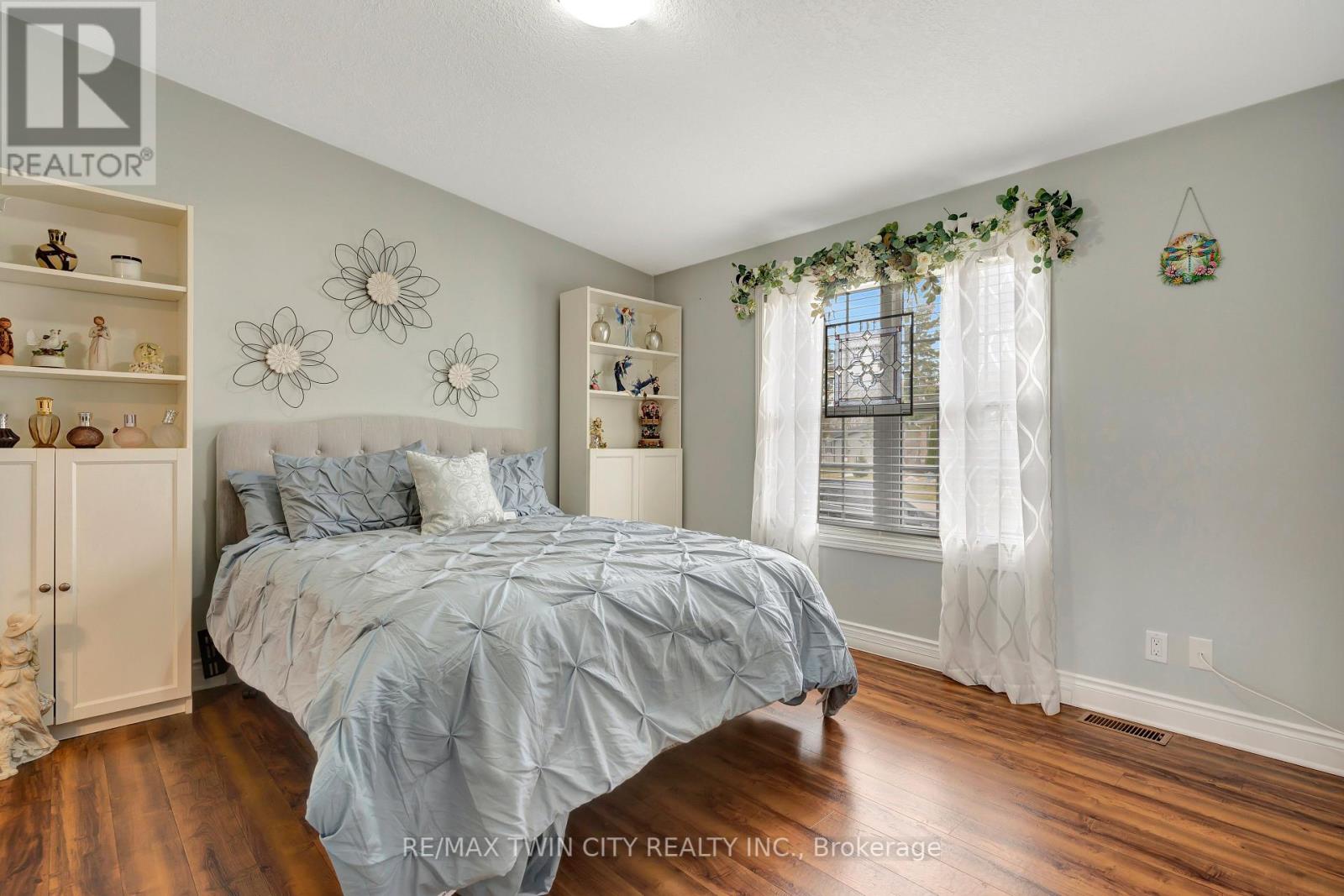 4 Maple Ridge - 1429 Sheffield Road, Hamilton, Ontario  N1R 2B9 - Photo 12 - X12089084