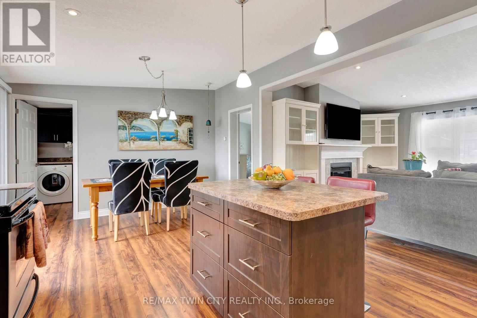 4 Maple Ridge - 1429 Sheffield Road, Hamilton, Ontario  N1R 2B9 - Photo 9 - X12089084