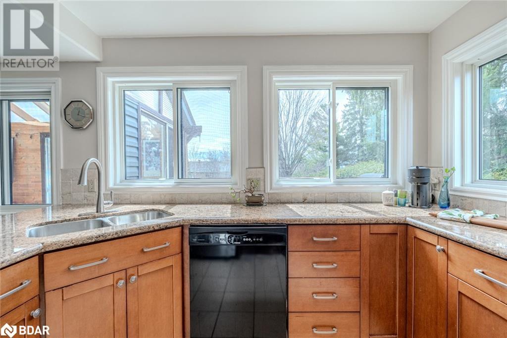 Property at 105 BROADVIEW Avenue image 4