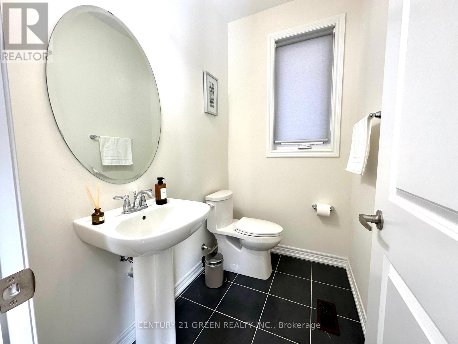 39 Action Drive, Brampton, Ontario  L7A 5B2 - Photo 8 - W12081592