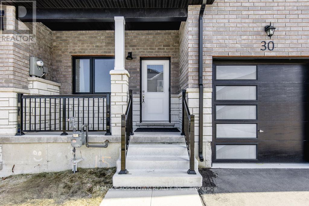 30 Lahey Crescent, Penetanguishene, Ontario  L9M 0W1 - Photo 3 - S12088655