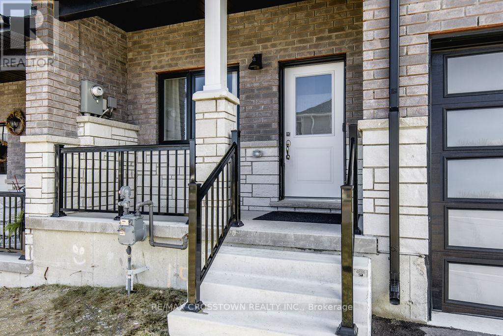 30 Lahey Crescent, Penetanguishene, Ontario  L9M 0W1 - Photo 4 - S12088655