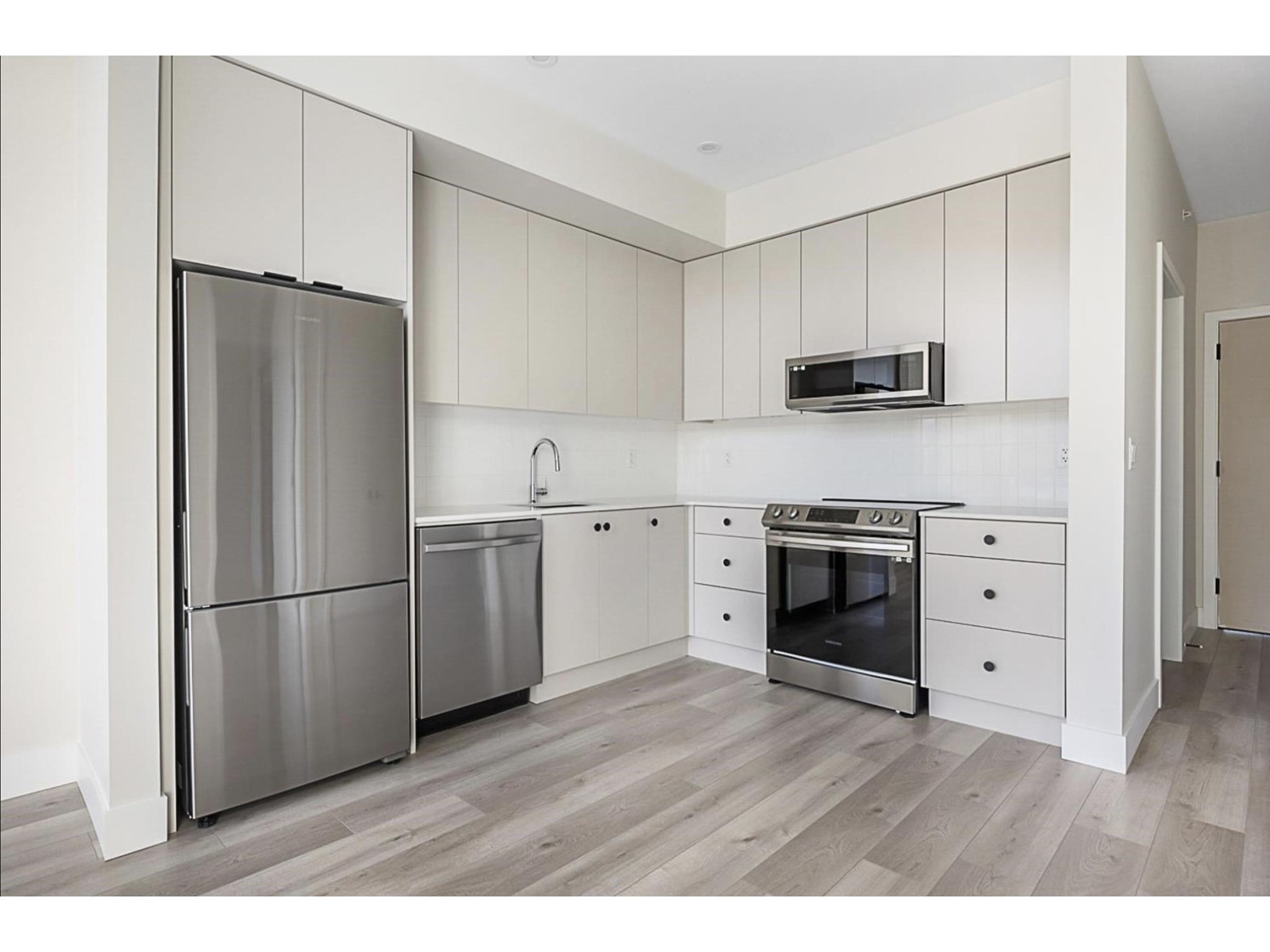 Property at 401 45505 CAMPUS DRIVE image 4