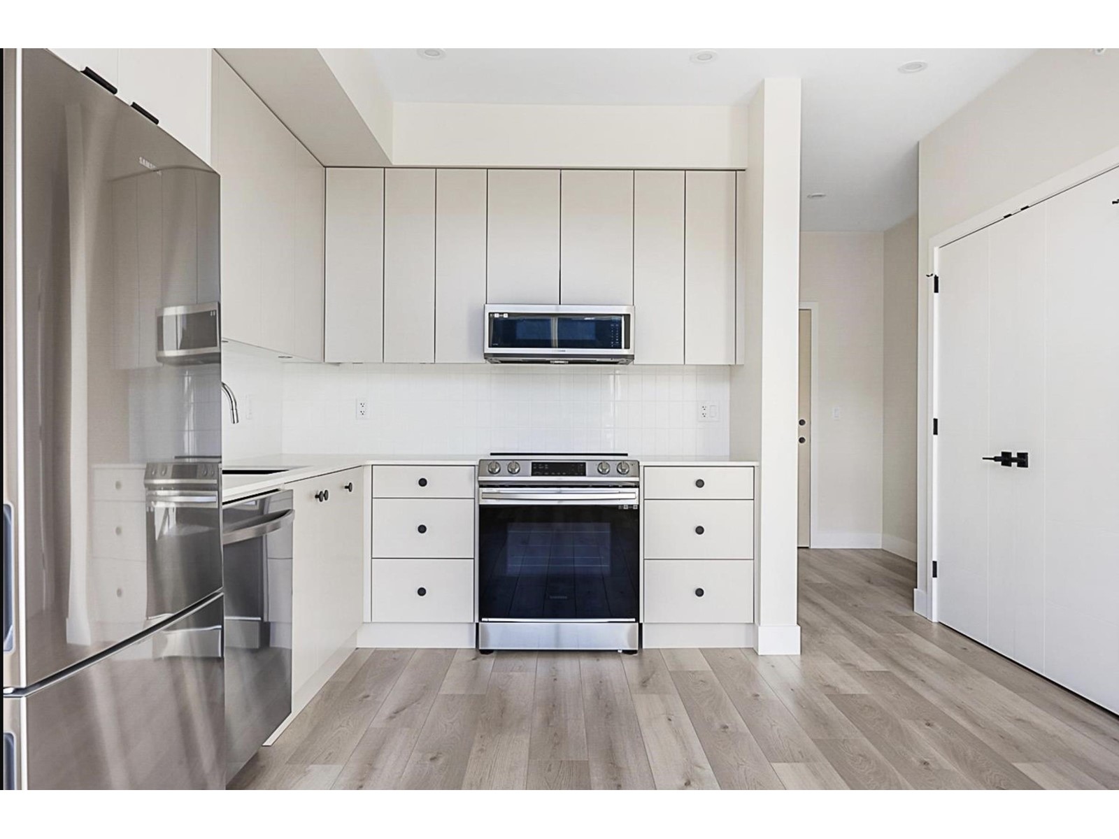 Property at 401 45505 CAMPUS DRIVE image 3