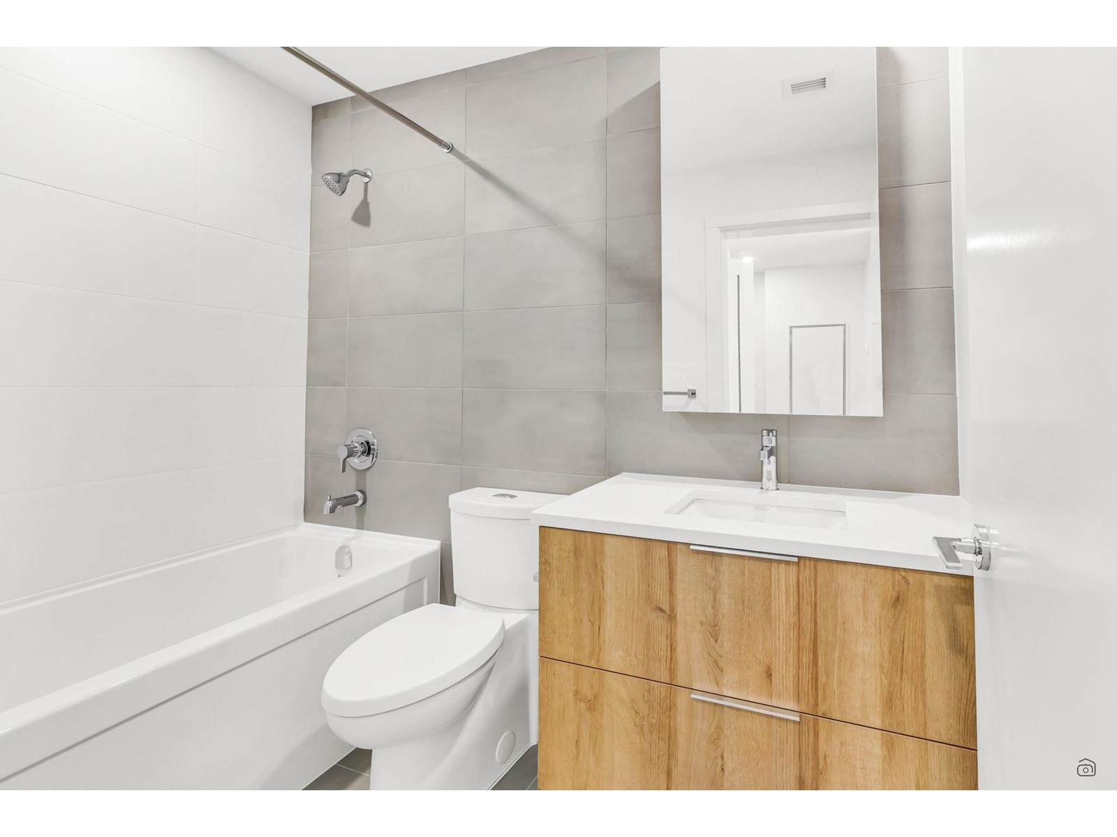 1702 13387 Old Yale Road, Surrey, British Columbia  V3T 3C6 - Photo 8 - R2991469