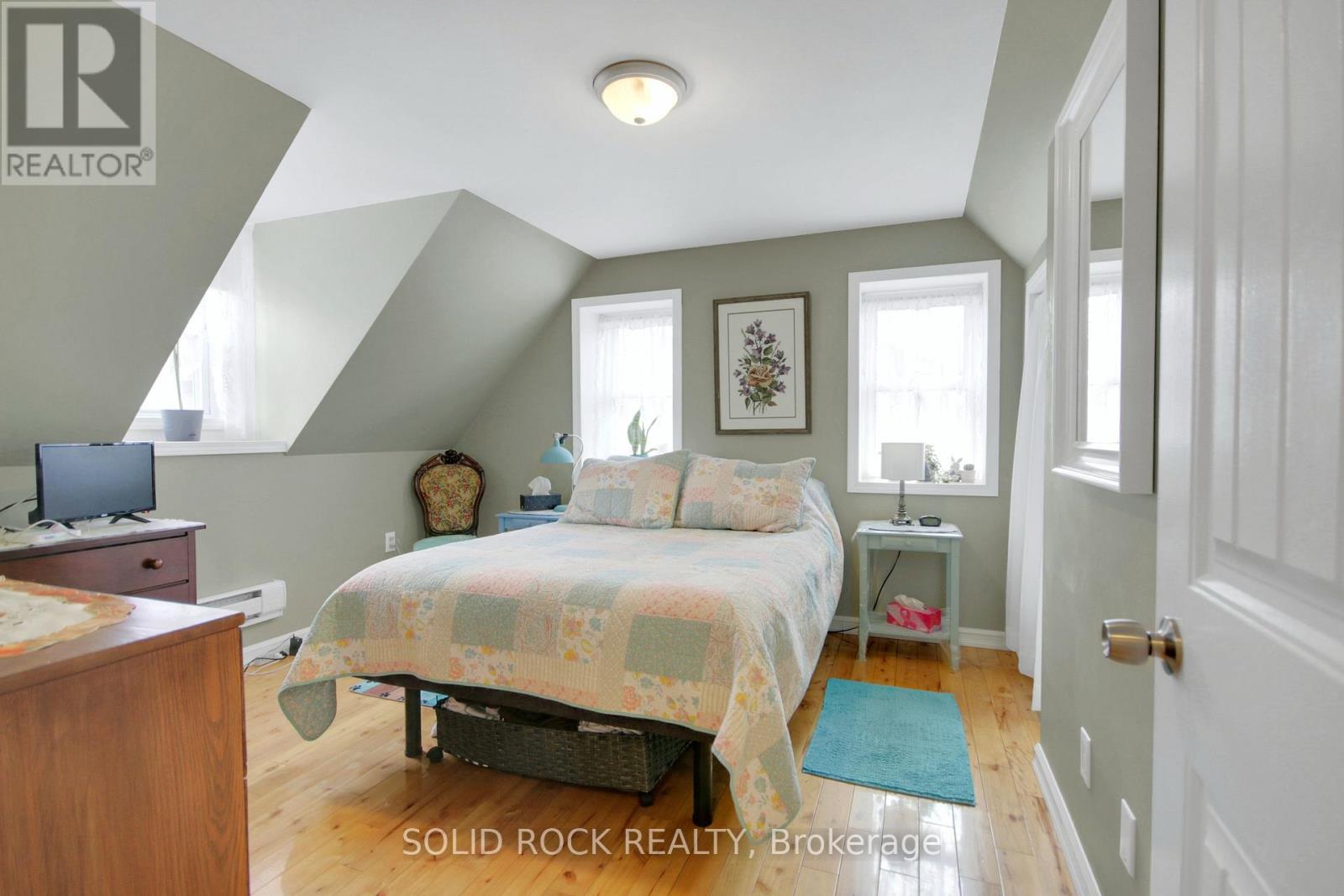 133 Bonnechere Street S, Renfrew, Ontario  K7V 1Z6 - Photo 16 - X12089182