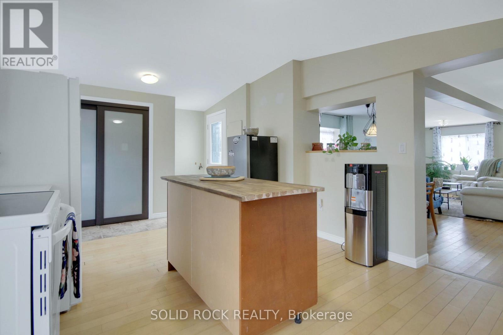 133 Bonnechere Street S, Renfrew, Ontario  K7V 1Z6 - Photo 8 - X12089182