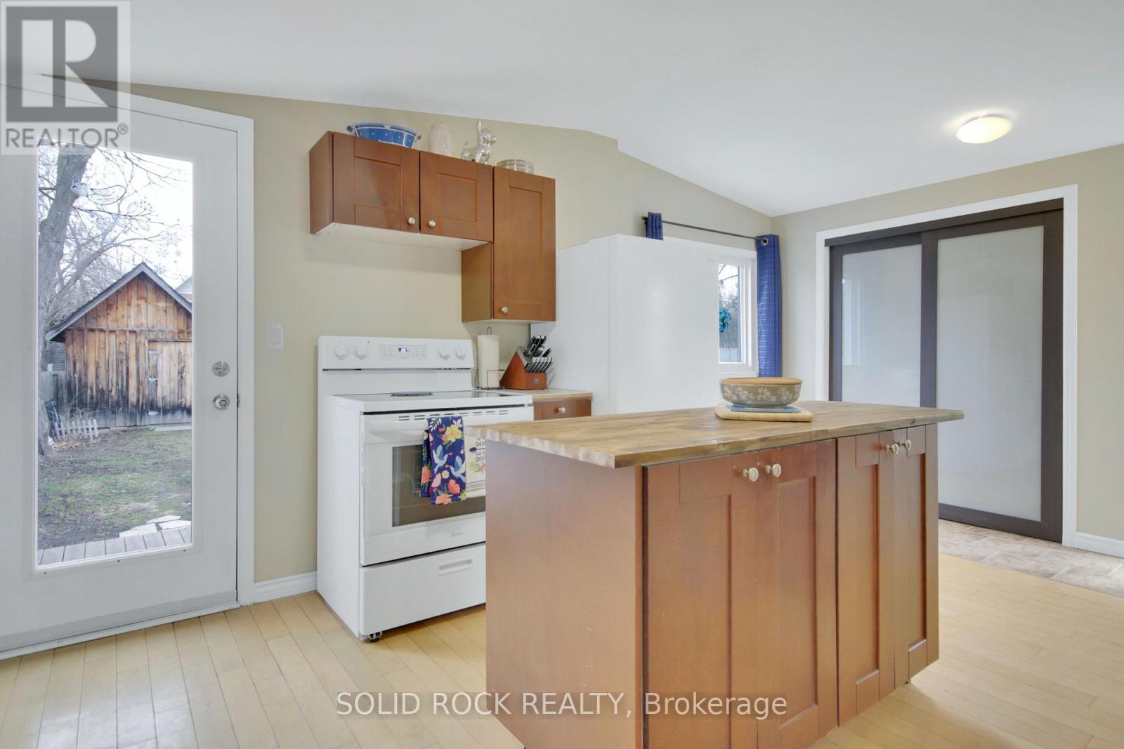 133 Bonnechere Street S, Renfrew, Ontario  K7V 1Z6 - Photo 9 - X12089182