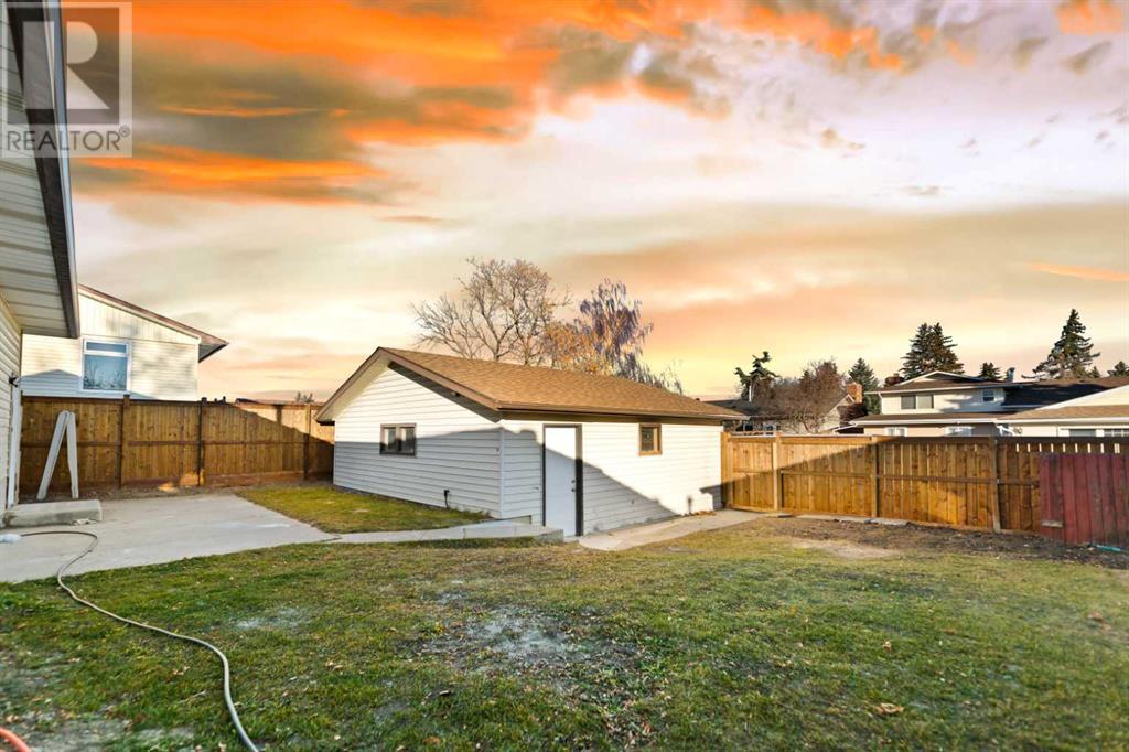 Property at 208 Whitehorn Crescent NE image 5