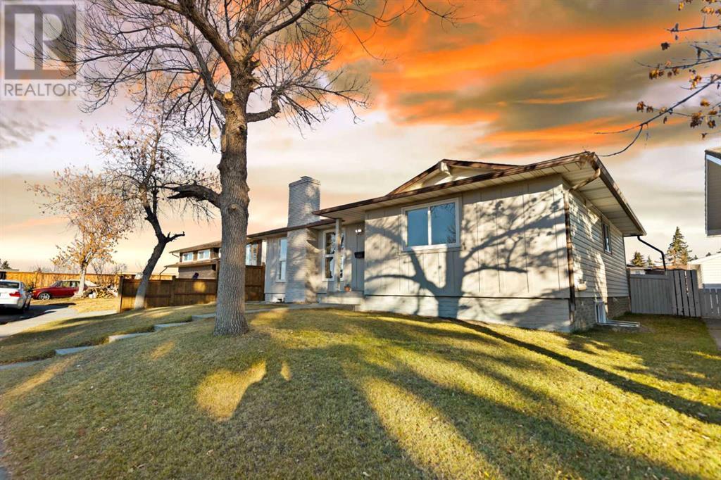Property at 208 Whitehorn Crescent NE image 4