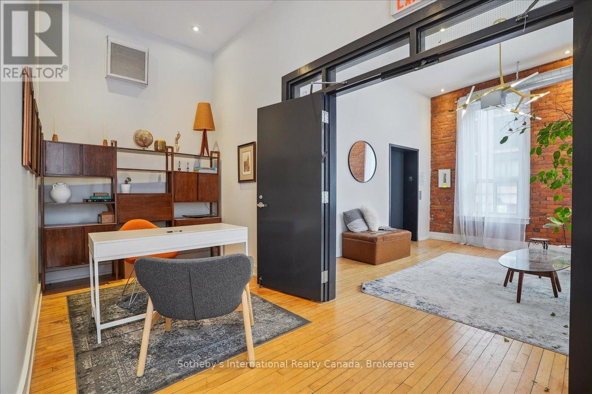 200 - 41 King William Street, Hamilton, Ontario  L8R 1A2 - Photo 14 - X12089281