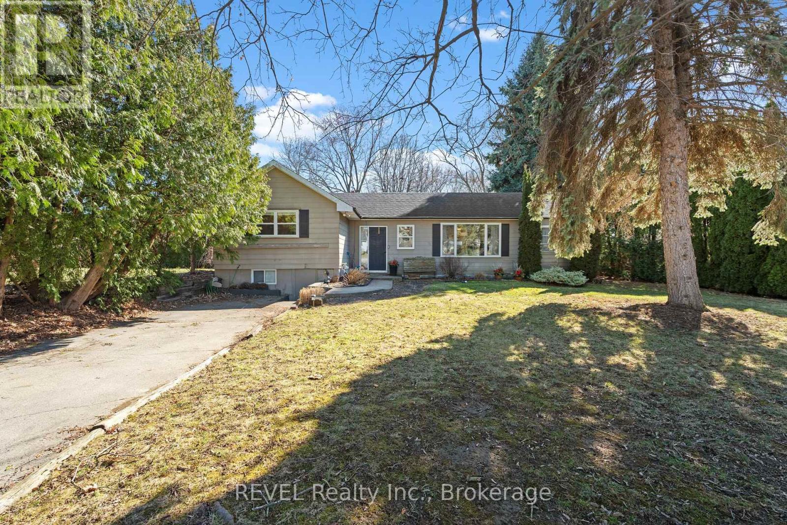 Property at 639 PENNER STREET image 2