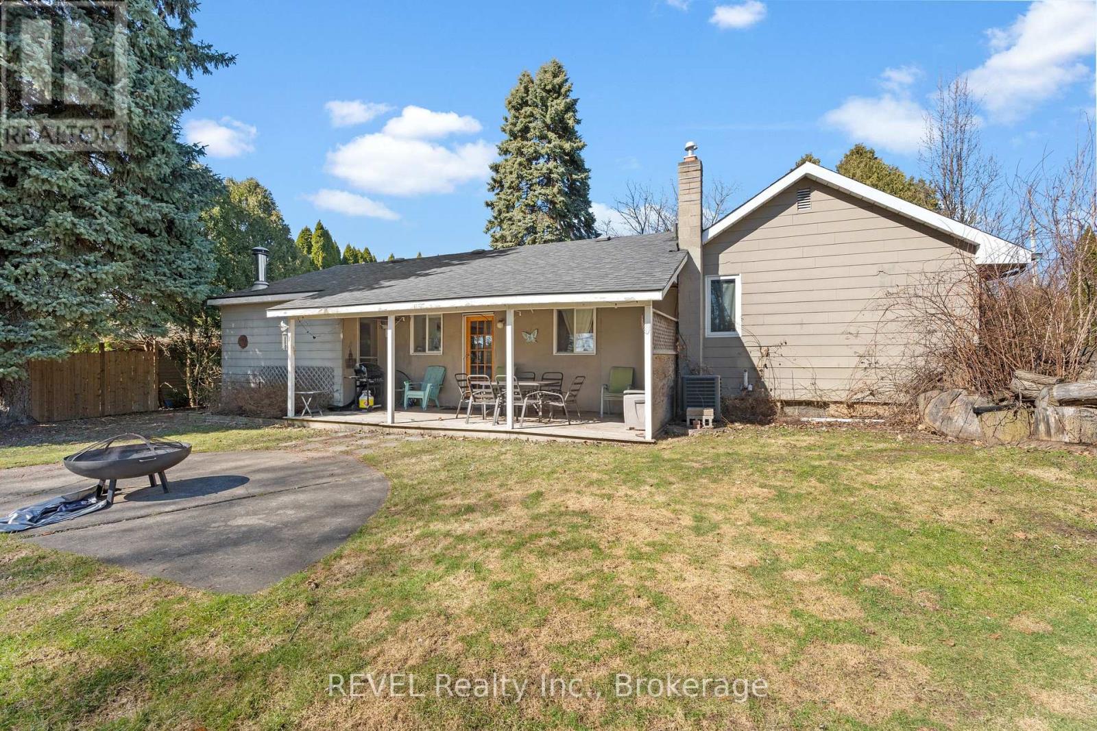 Property at 639 PENNER STREET image 4