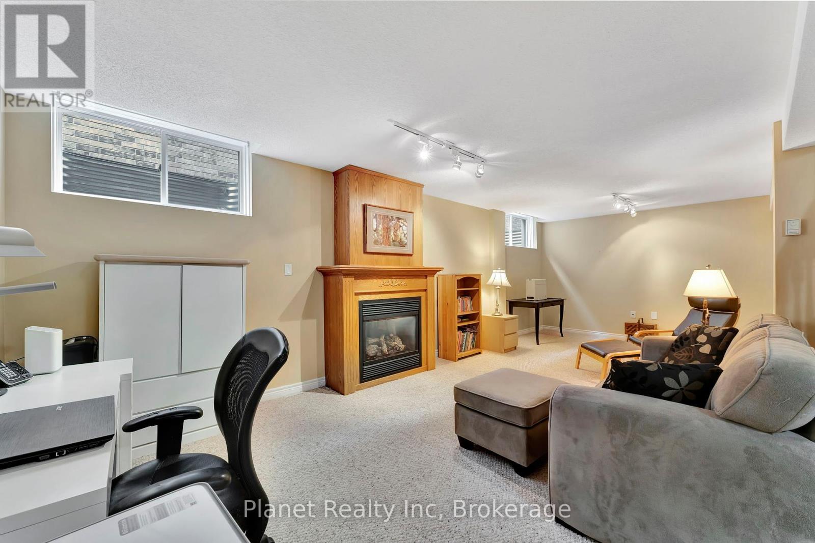 16 Winterberry Lane, Guelph, Ontario  N1G 4X7 - Photo 27 - X12089172