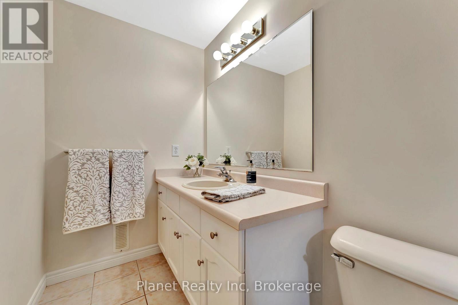 16 Winterberry Lane, Guelph, Ontario  N1G 4X7 - Photo 30 - X12089172