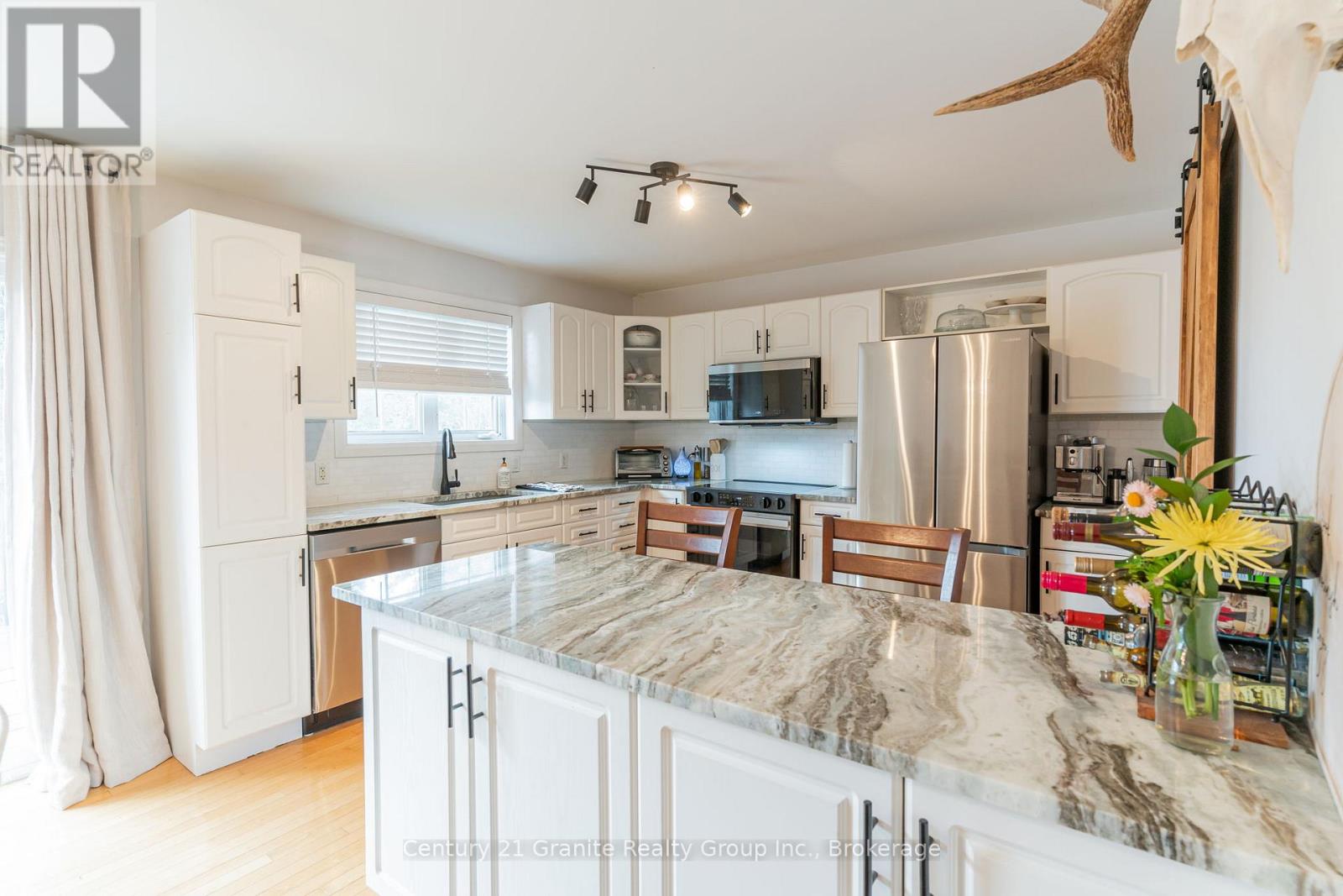 8 Mckay Street, Minden Hills, Ontario  K0M 2K0 - Photo 12 - X12089188