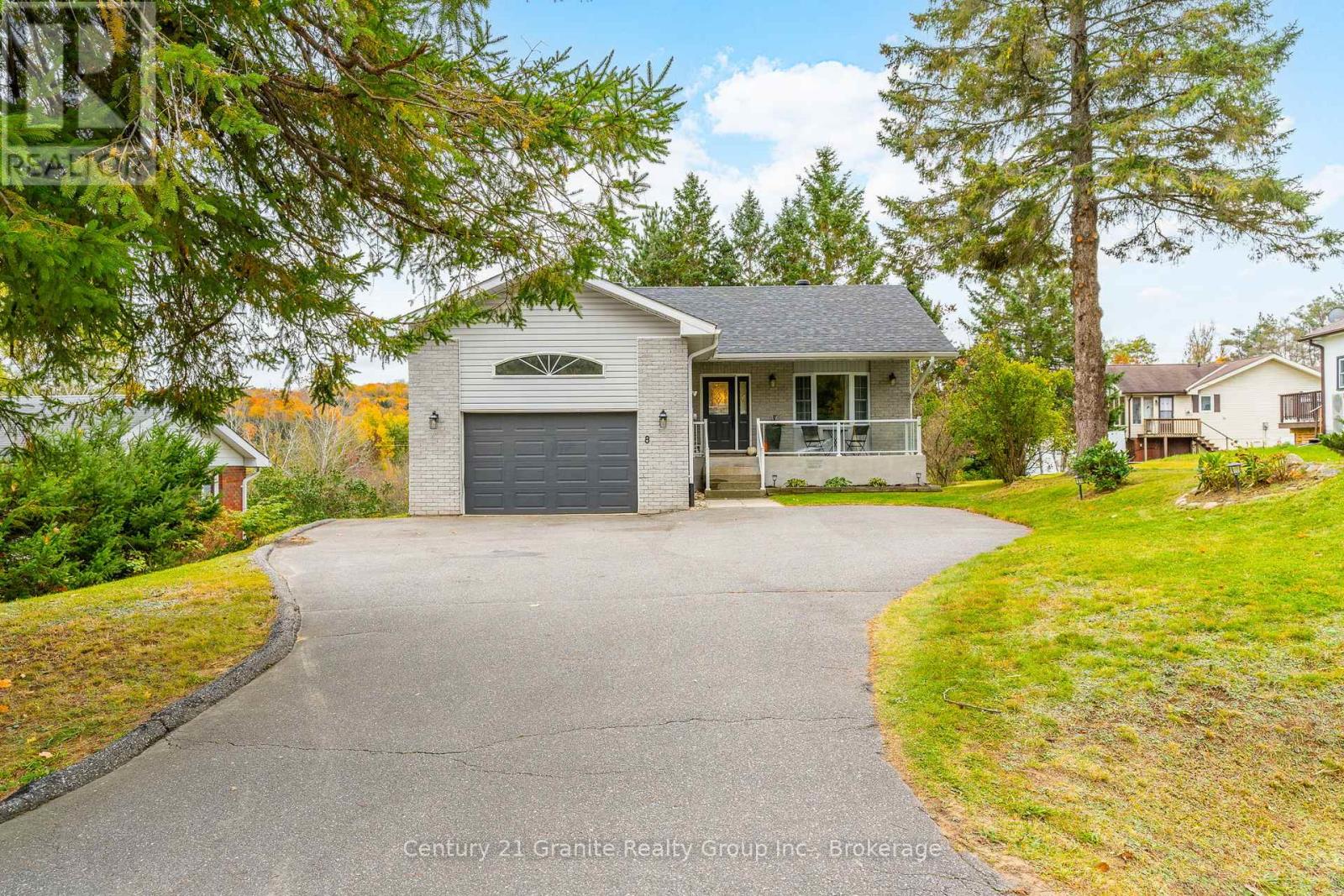 8 Mckay Street, Minden Hills, Ontario  K0M 2K0 - Photo 2 - X12089188
