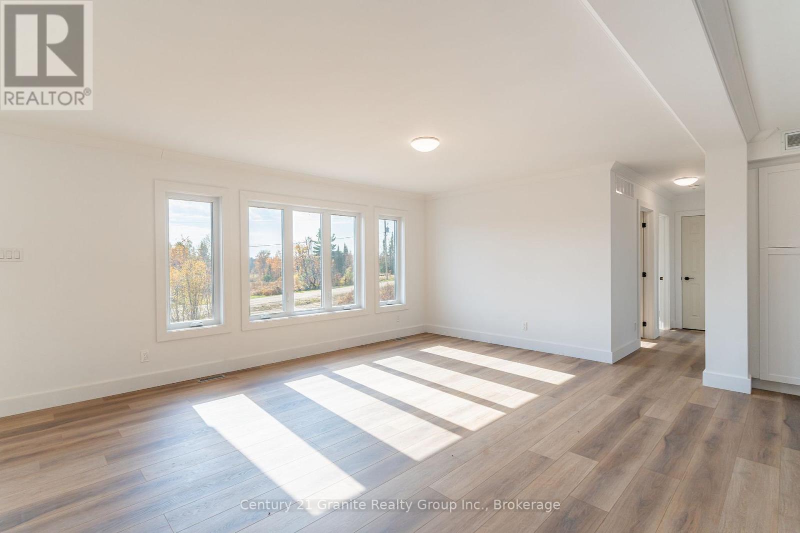 1026 Piper Glen Road, Minden Hills, Ontario  K0M 2K0 - Photo 10 - X12089206