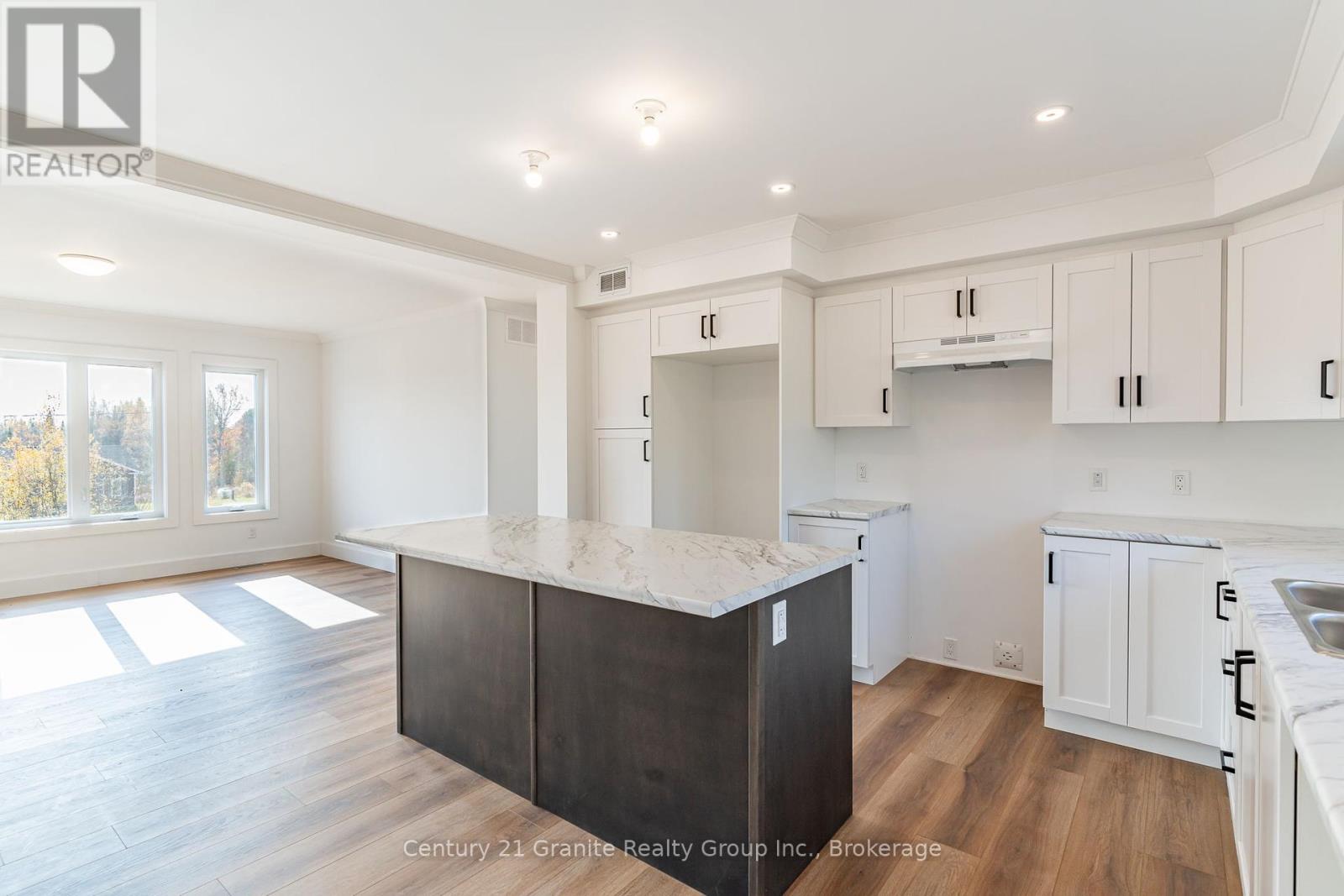 1026 Piper Glen Road, Minden Hills, Ontario  K0M 2K0 - Photo 13 - X12089206