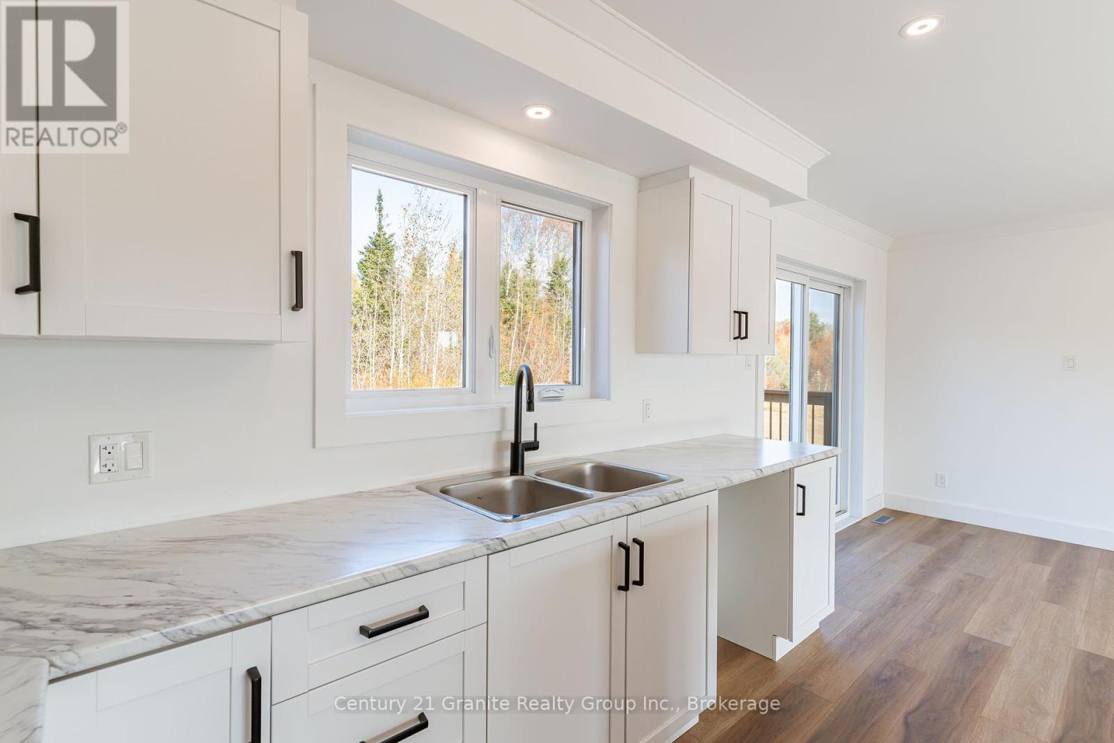 1026 Piper Glen Road, Minden Hills, Ontario  K0M 2K0 - Photo 16 - X12089206