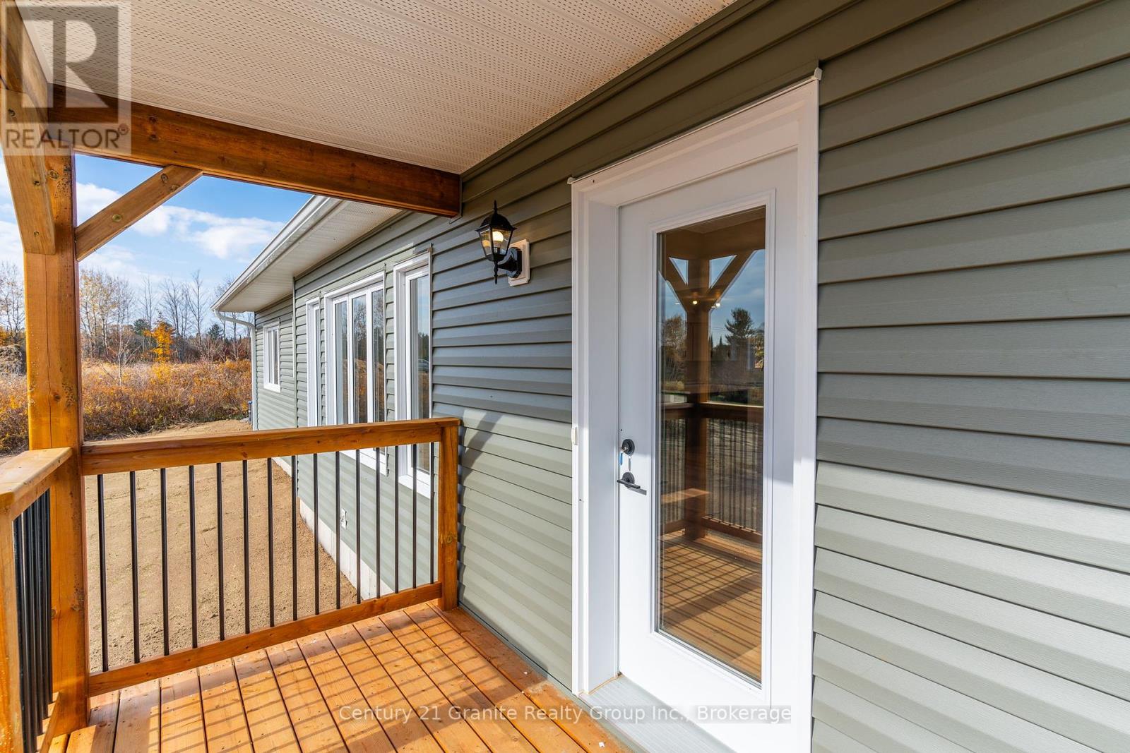 1026 Piper Glen Road, Minden Hills, Ontario  K0M 2K0 - Photo 6 - X12089206