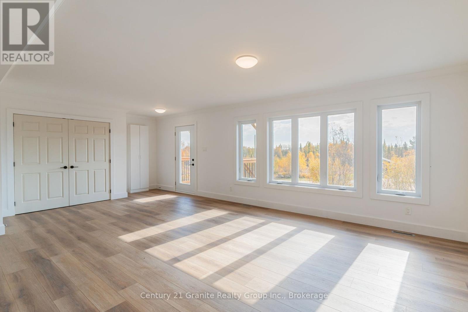 1026 Piper Glen Road, Minden Hills, Ontario  K0M 2K0 - Photo 9 - X12089206