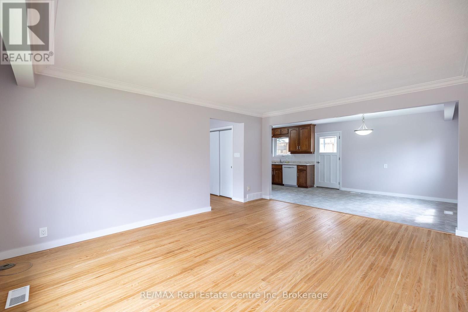 50 Drew Street, Guelph, Ontario  N1H 2A1 - Photo 15 - X12089263