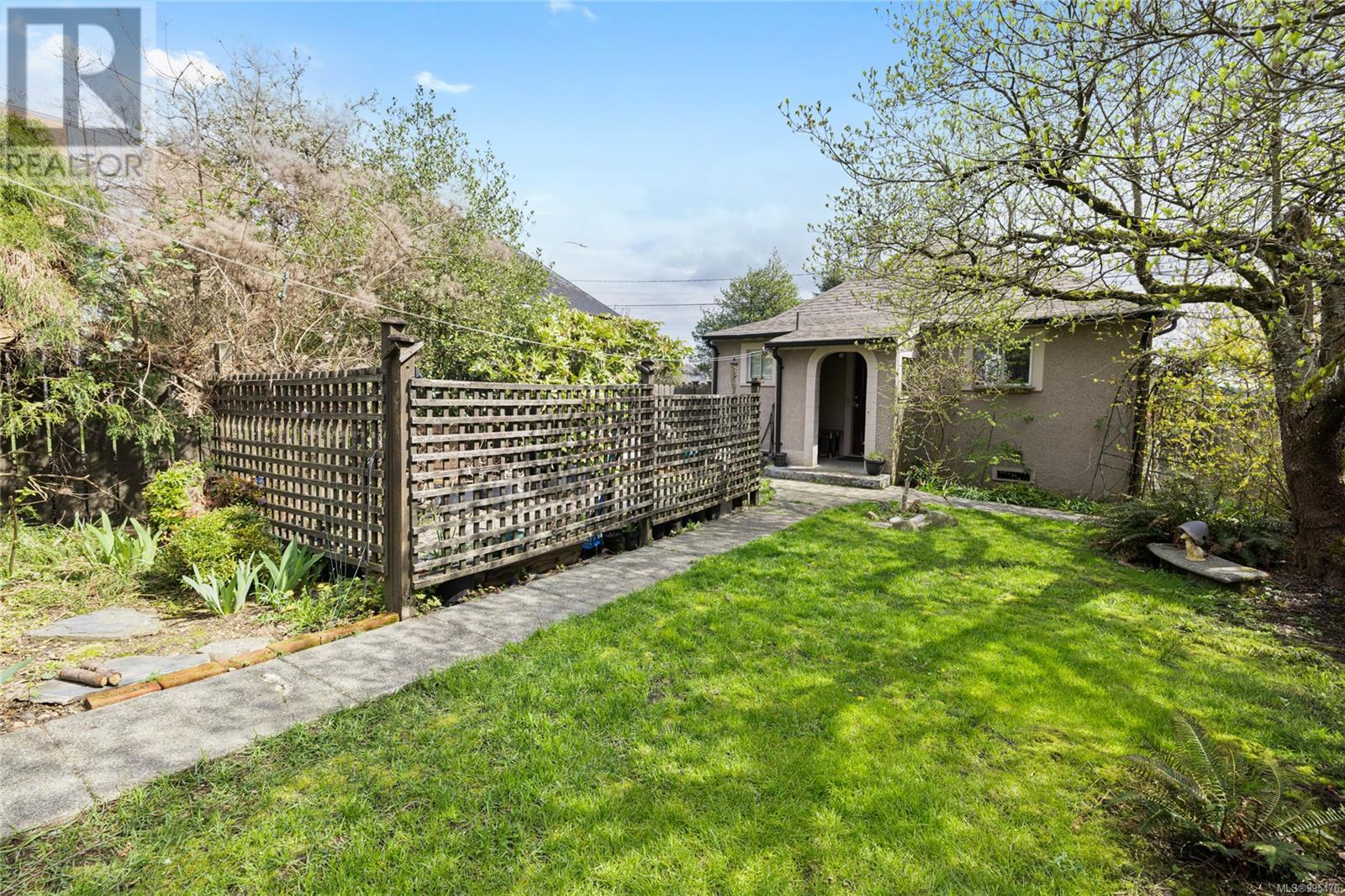 Property at 724 Nicol St image 1