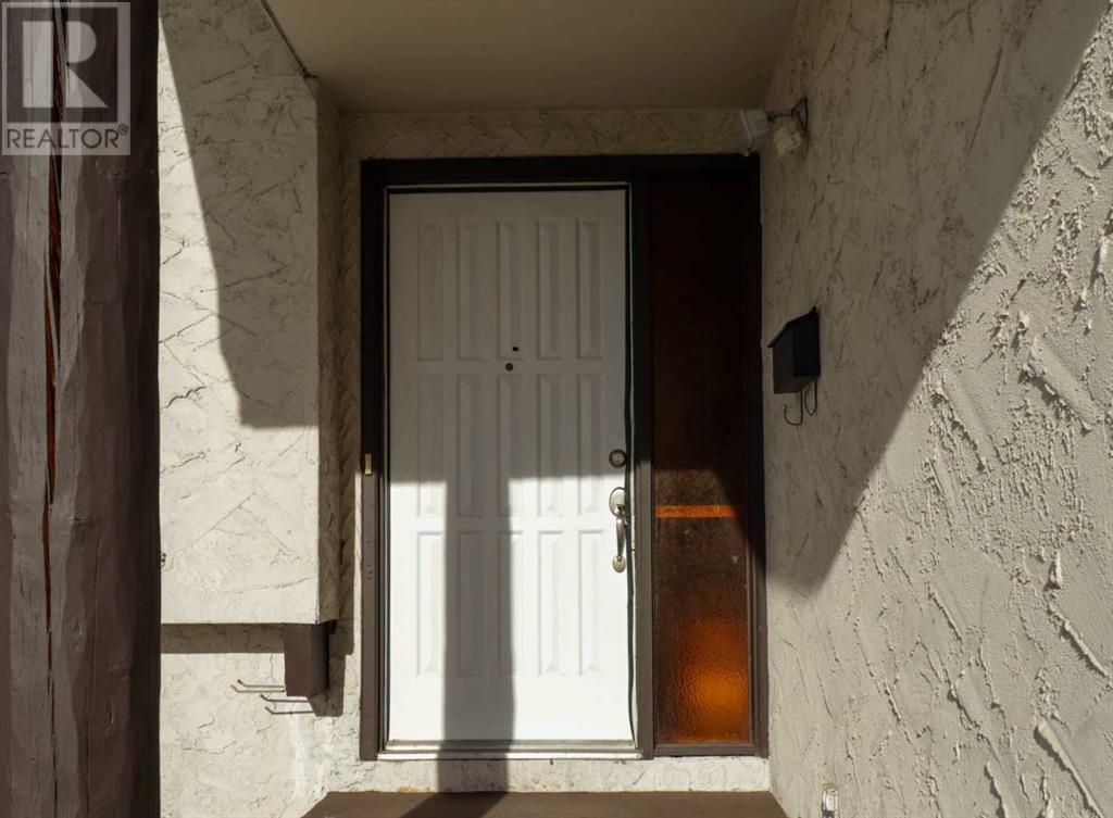 Property at 236 Pinetree Road NE image 2
