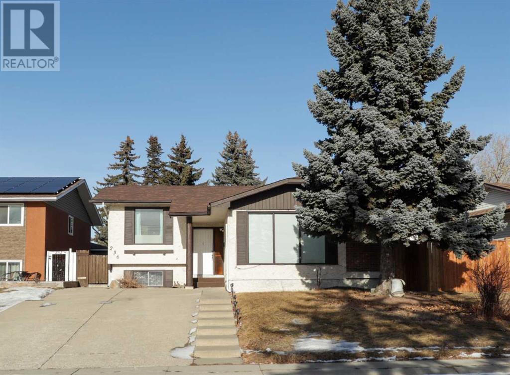 Property at 236 Pinetree Road NE image 1