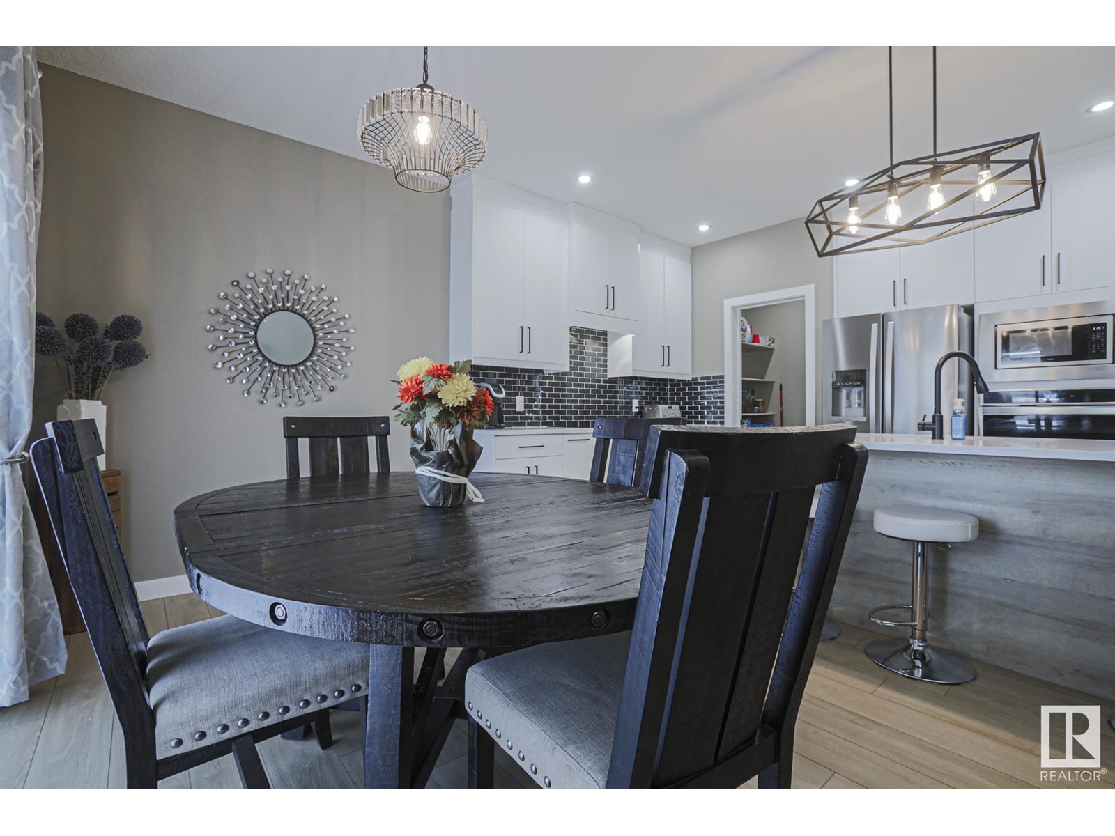 Property at 84 Meadowland WY image 2