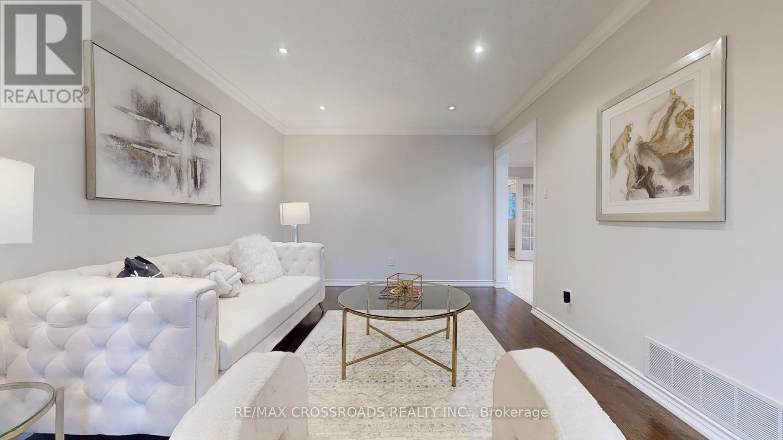 328 Atha Avenue, Richmond Hill, Ontario  L4C 2J7 - Photo 10 - N12089147