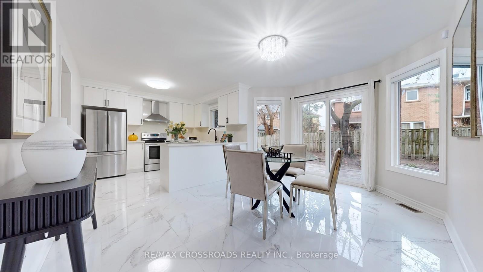 328 Atha Avenue, Richmond Hill, Ontario  L4C 2J7 - Photo 16 - N12089147