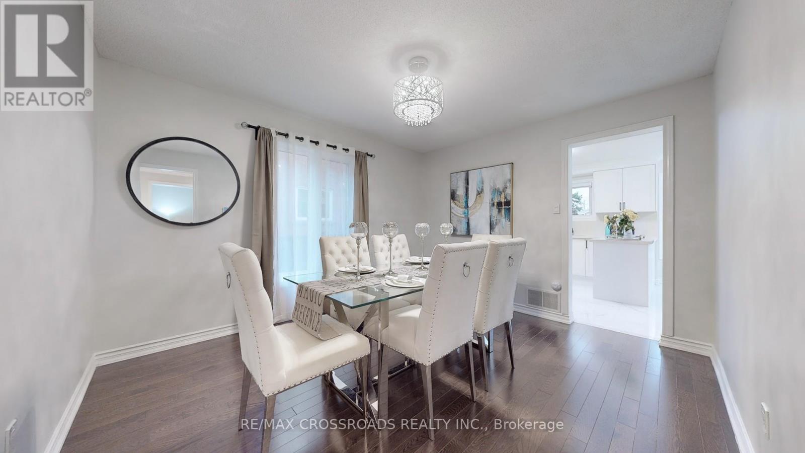 328 Atha Avenue, Richmond Hill, Ontario  L4C 2J7 - Photo 5 - N12089147