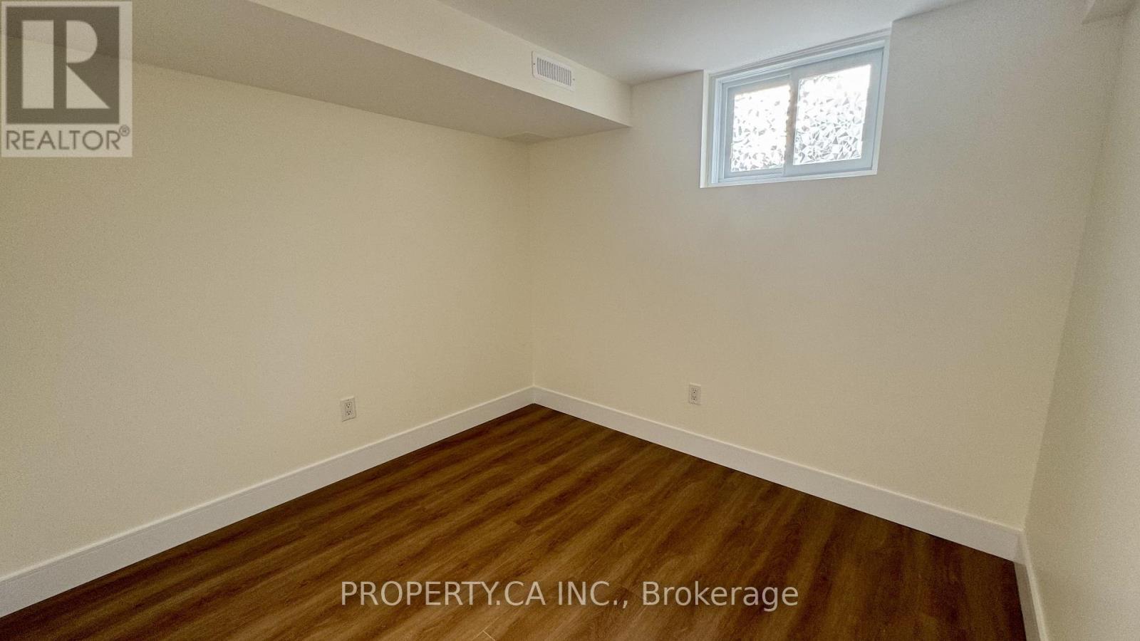Lower 1 - 60 Lightwood Drive, Toronto, Ontario  M9V 2Z2 - Photo 9 - W12088983