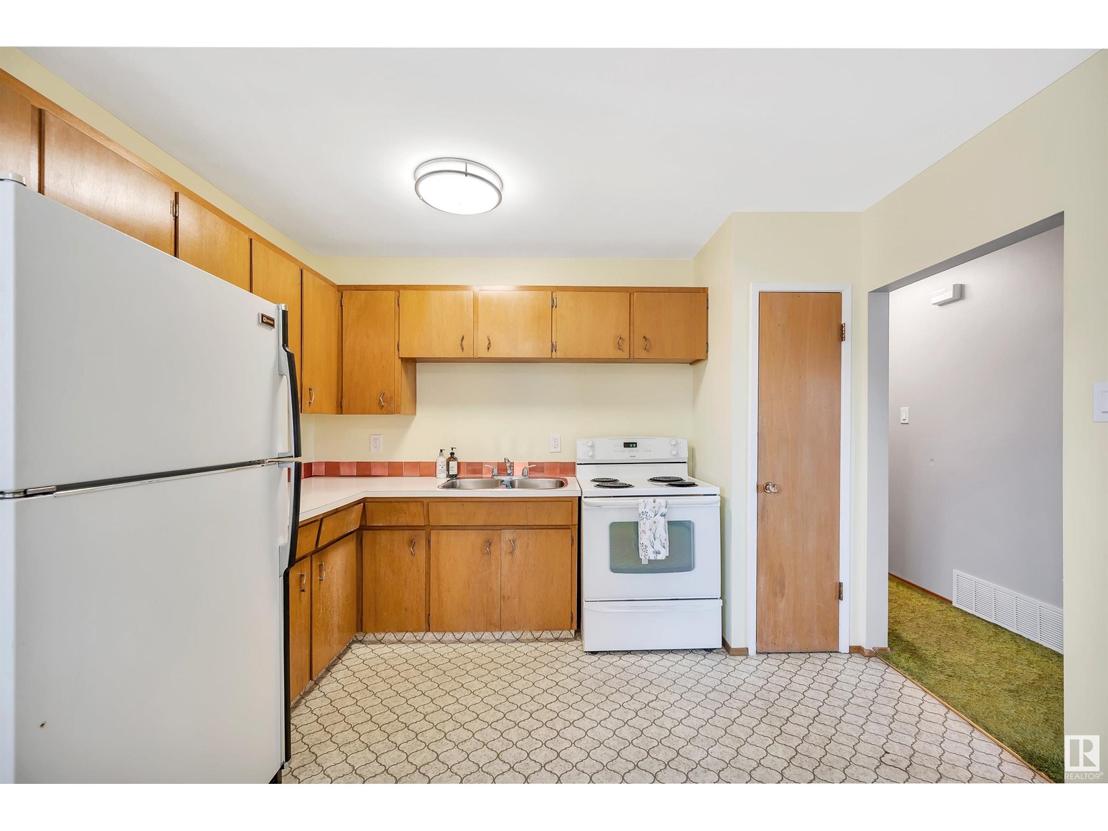 Property at 1943 Bonneville DR image 2