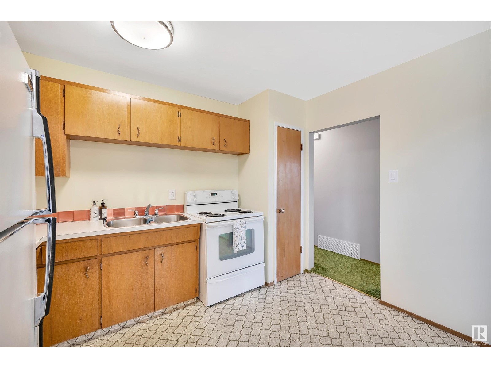 Property at 1943 Bonneville DR image 3