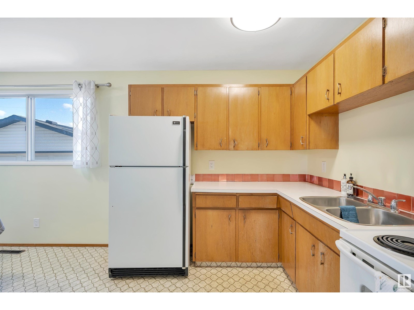 Property at 1943 Bonneville DR image 4