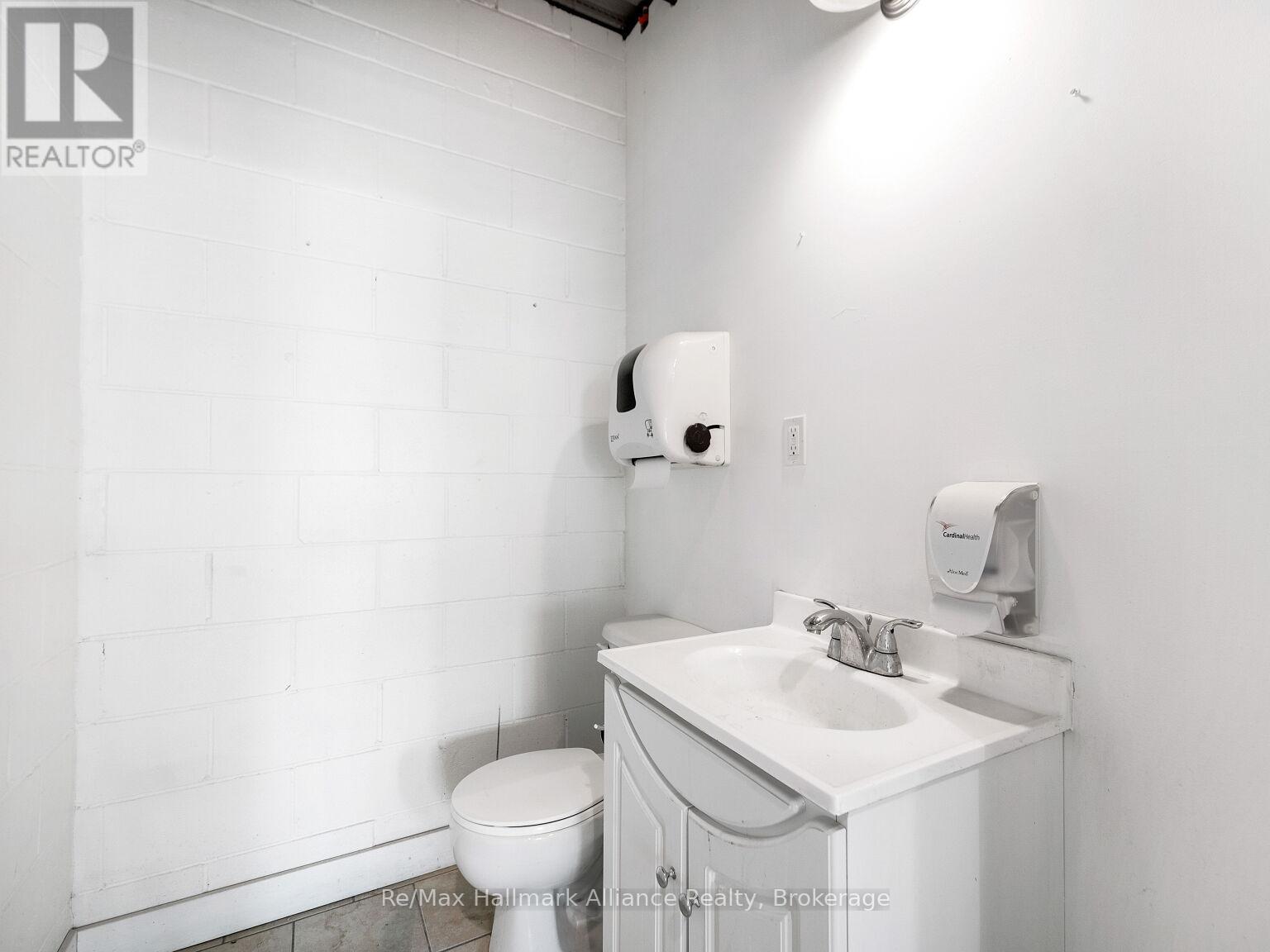 157 - 100 Sunrise Avenue, Toronto, Ontario  M4A 1B3 - Photo 6 - C12082264