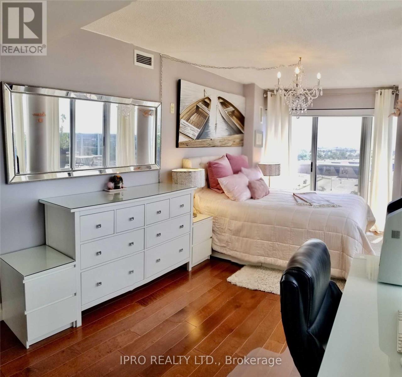 Ph919 - 1040 The Queensway Avenue, Toronto, Ontario  M8Z 0A7 - Photo 17 - W12089163
