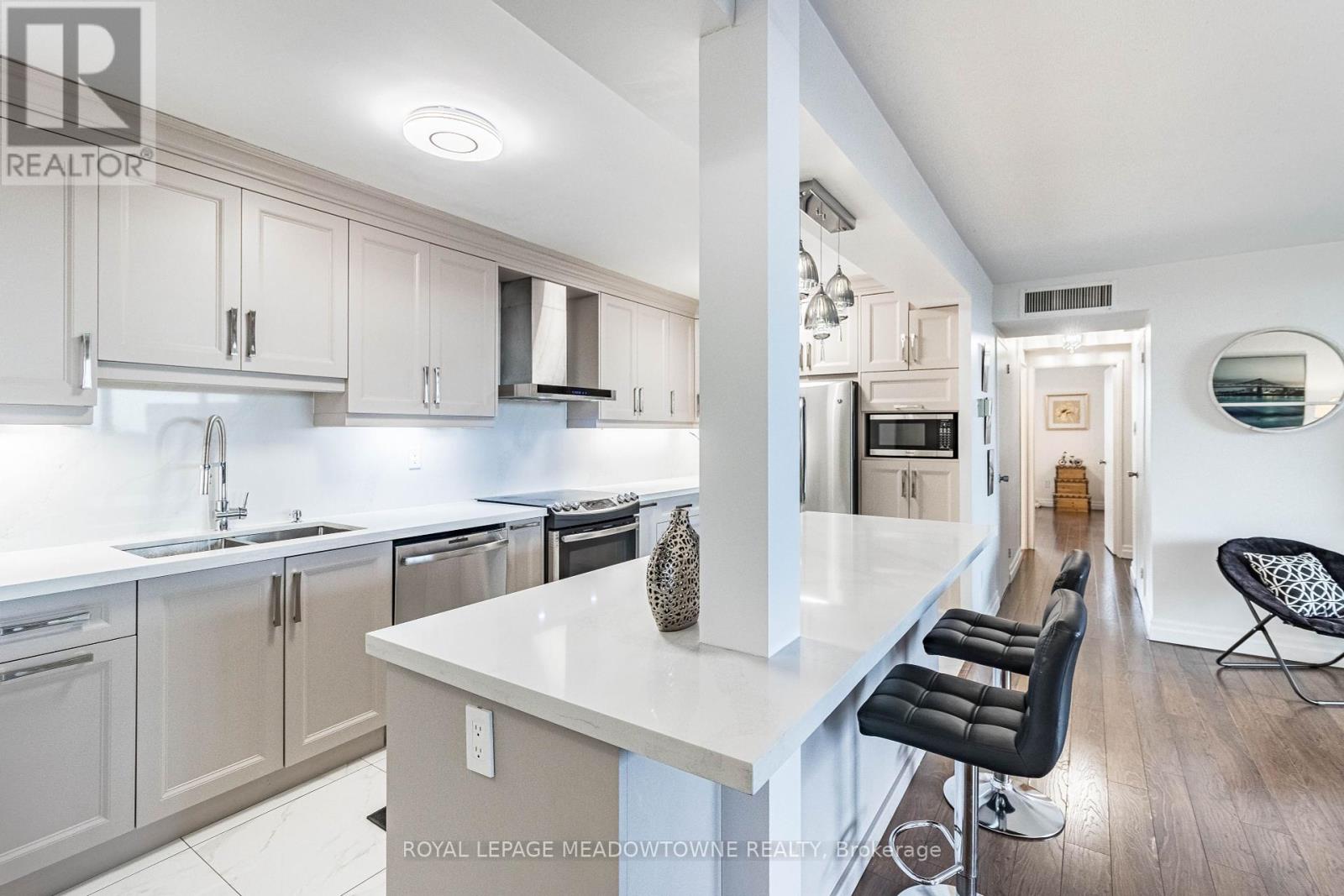 406 - 61 Richview Road, Toronto (Humber Heights), Ontario  M9A 4M8 - Photo 12 - W12089210