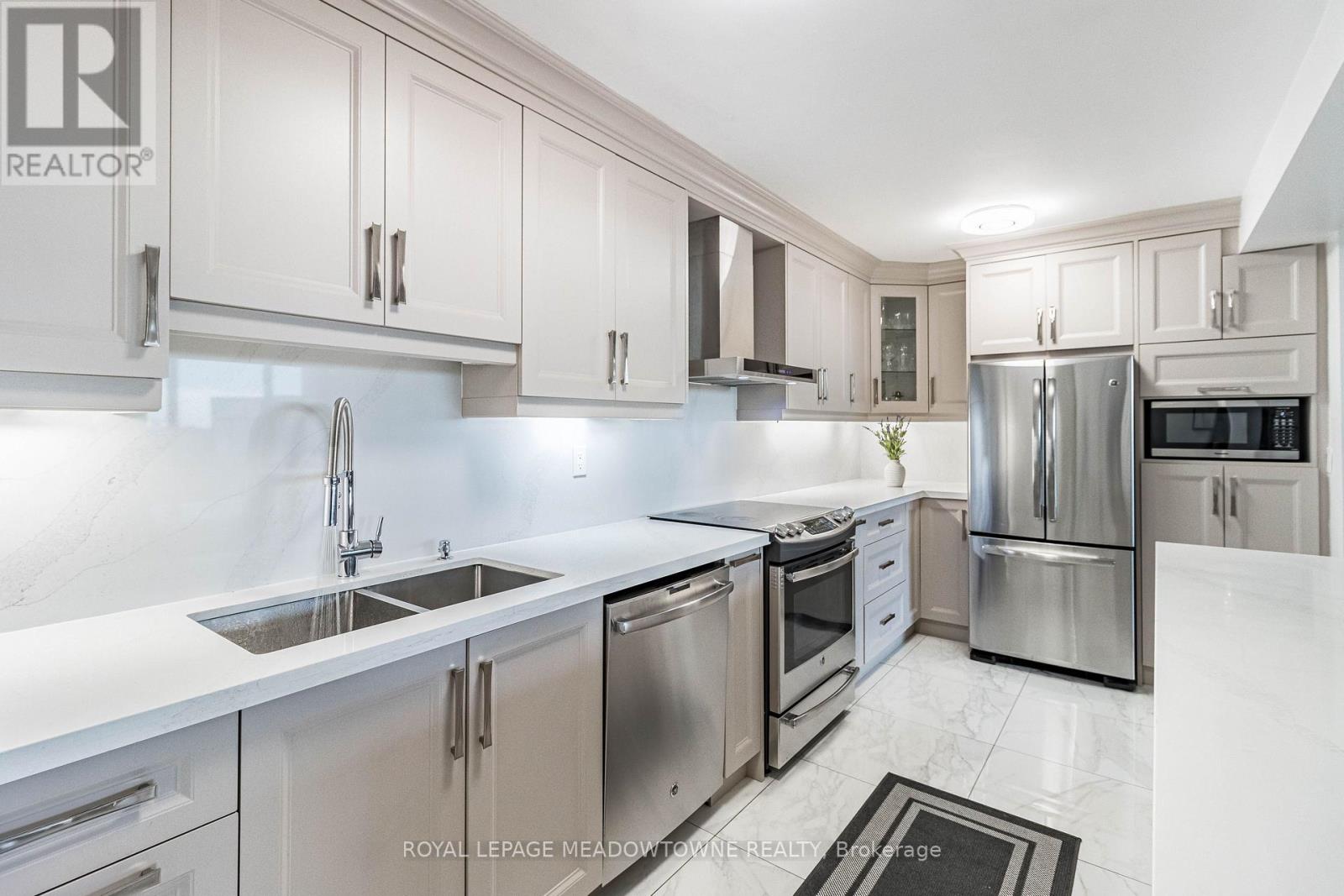 406 - 61 Richview Road, Toronto (Humber Heights), Ontario  M9A 4M8 - Photo 14 - W12089210