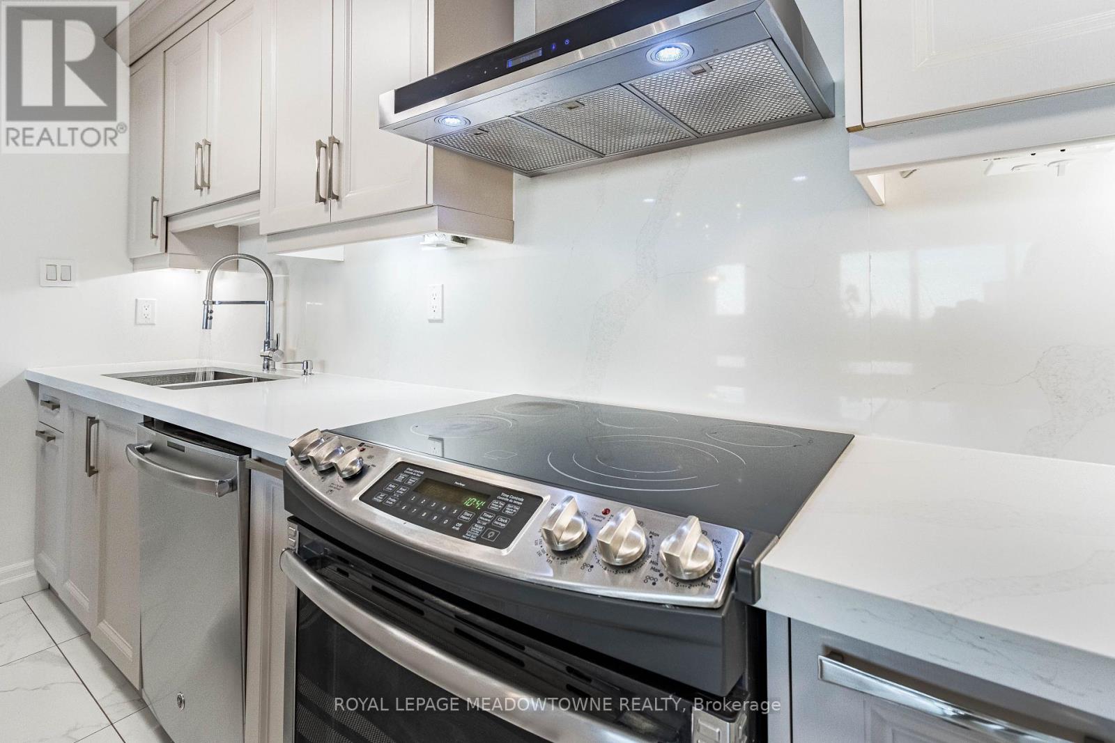406 - 61 Richview Road, Toronto (Humber Heights), Ontario  M9A 4M8 - Photo 16 - W12089210