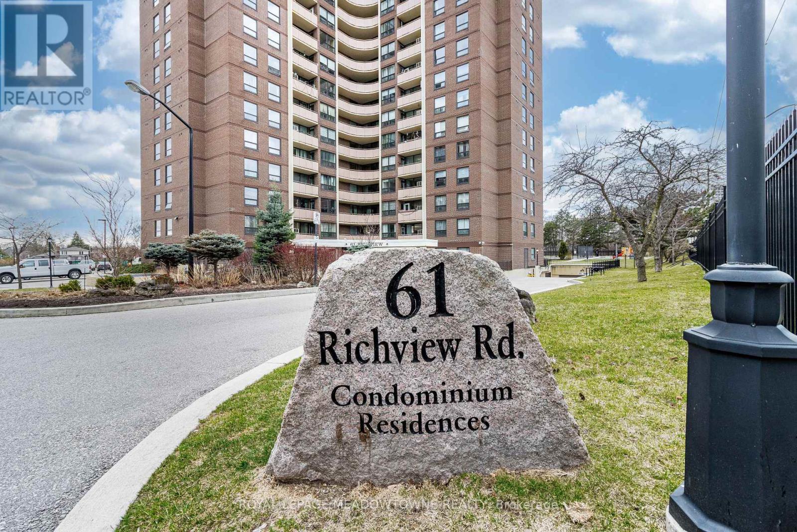 406 - 61 Richview Road, Toronto (Humber Heights), Ontario  M9A 4M8 - Photo 2 - W12089210