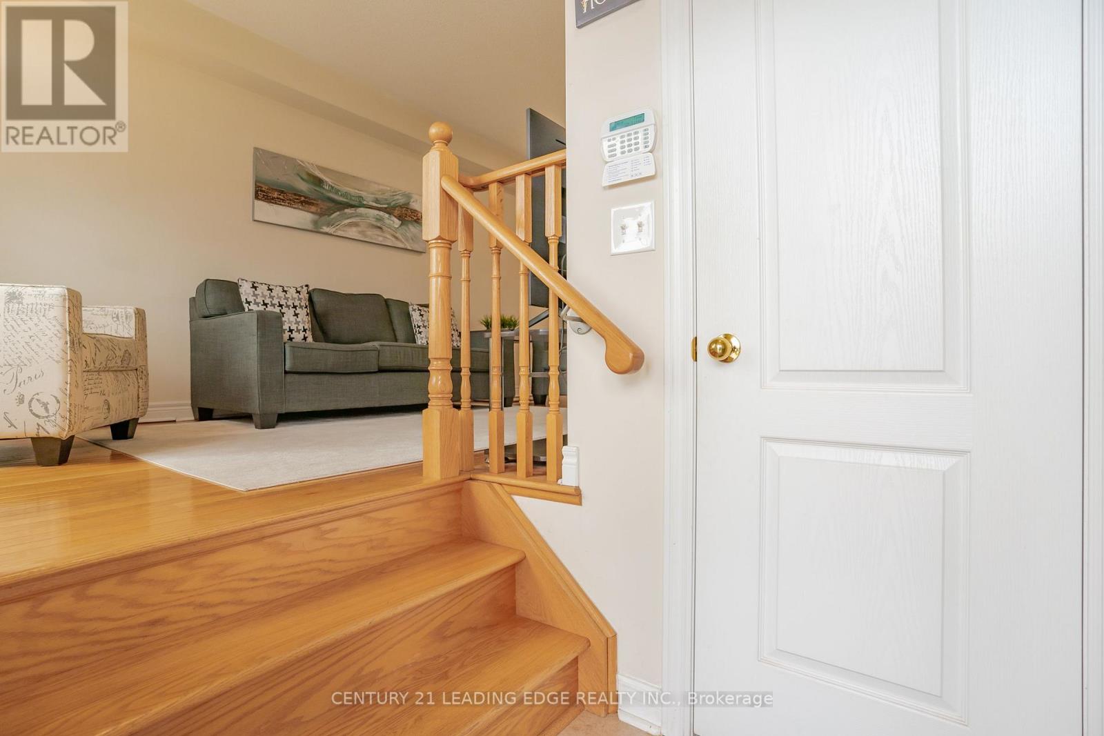 Property at 488 RIVERLANDS AVENUE image 4