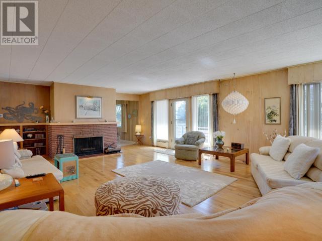 Property at 6956 VICTORIA STREET image 5