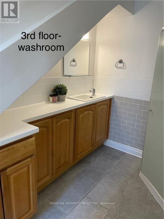 3 - 214 Mary Street, Hamilton, Ontario  L8L 4W1 - Photo 26 - X12089200
